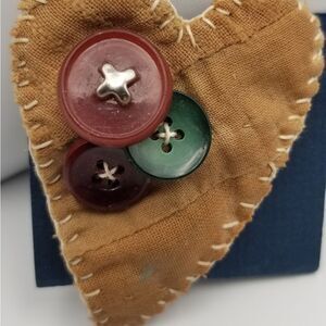 Antique heart button brooch estate find jewelry. BR111